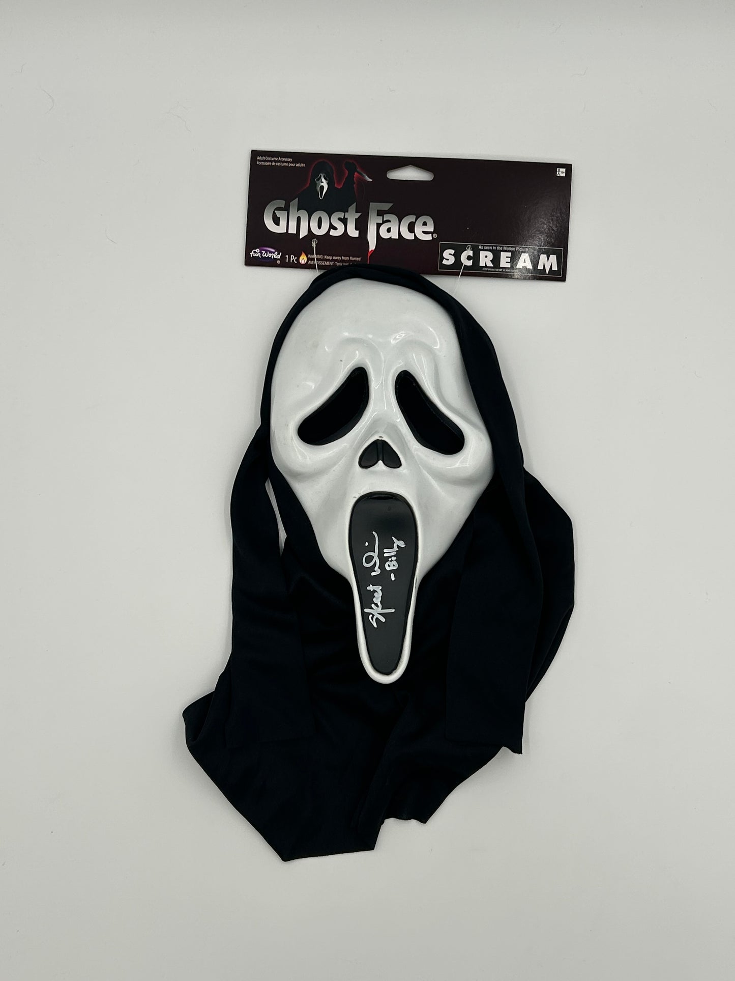 Skeet Ulrich Signed And Inscribed "Billy" "Scream" Ghostface Mask (Beckett)