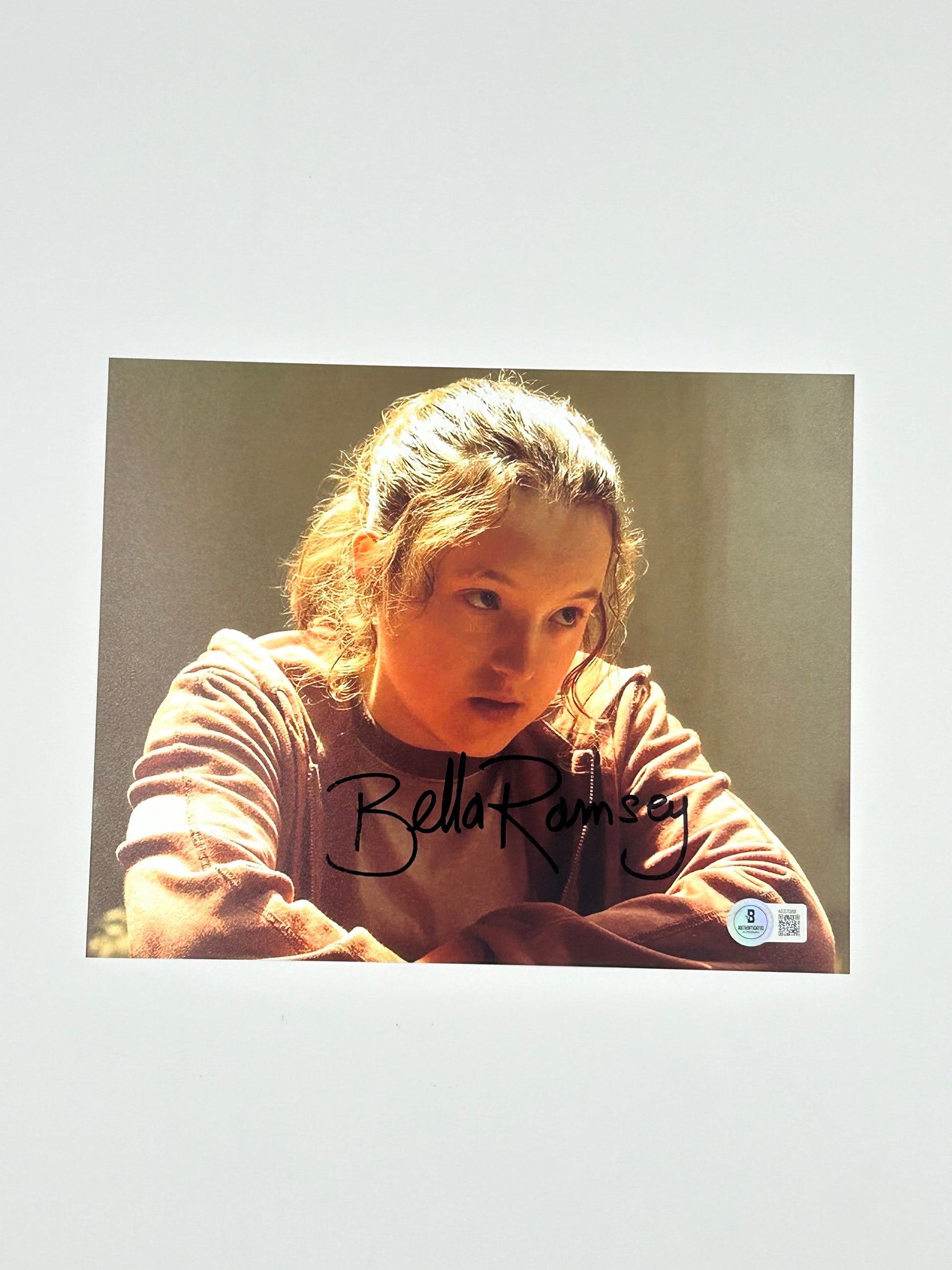Photo of Bella Ramsey Signed "The Last Of Us" 8x10 Photo (Beckett) at InkedAuction.com.