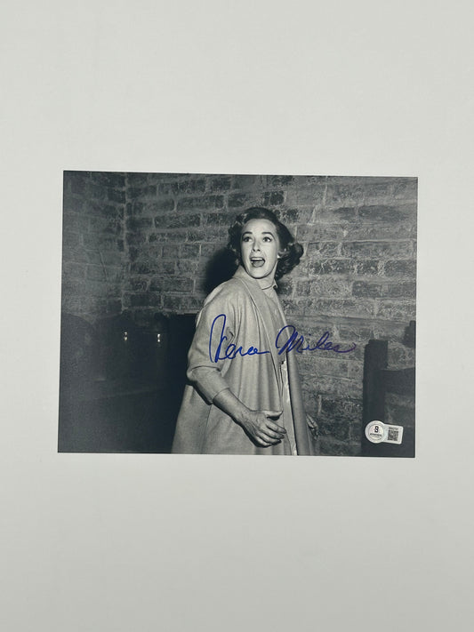 Vera Miles Signed "Psycho" 8x10 Photo (Beckett)